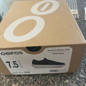 OOFOS Women's OOMG+ Club Shoes
